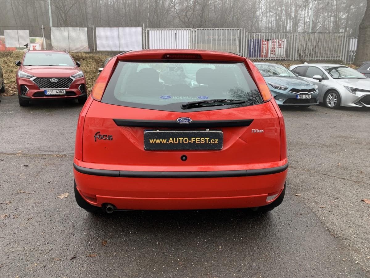 2002 Ford Focus - 11