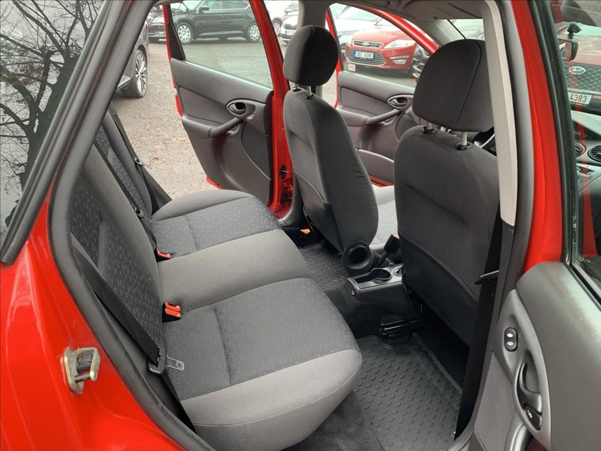 2002 Ford Focus - 29