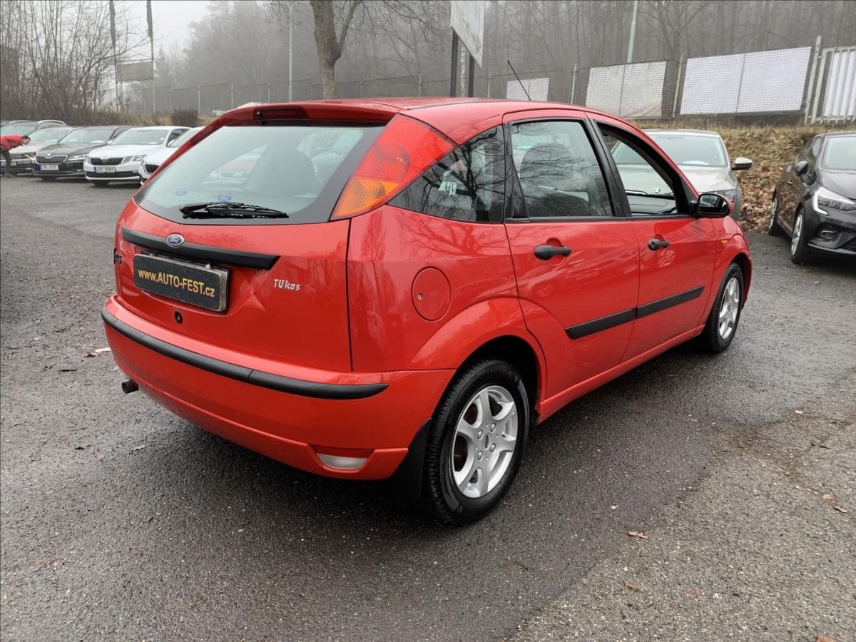 2002 Ford Focus - 9