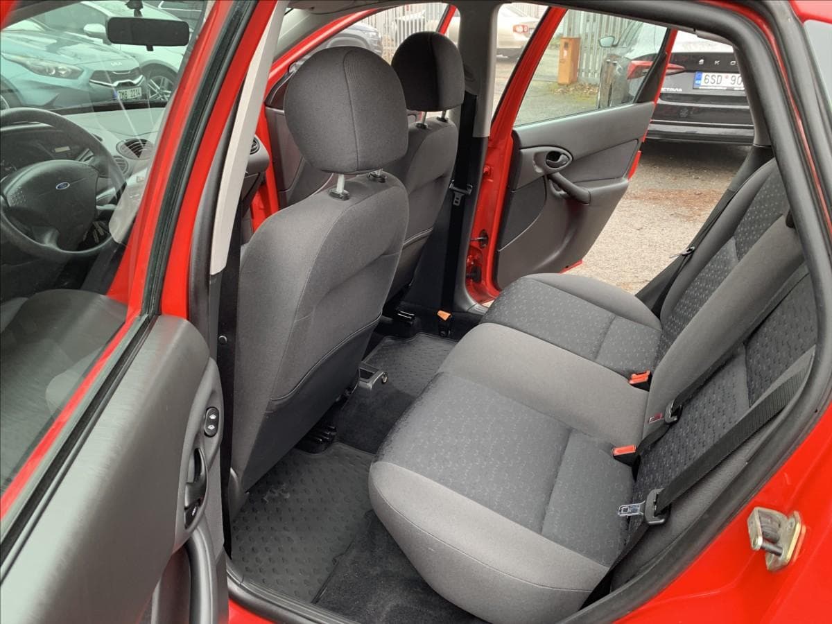 2002 Ford Focus - 27