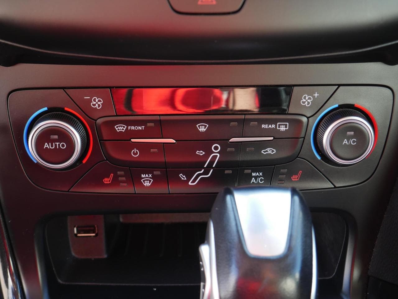 2016 Ford FOCUS - 13