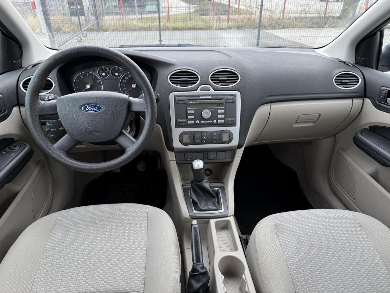2005 Ford FOCUS - 8