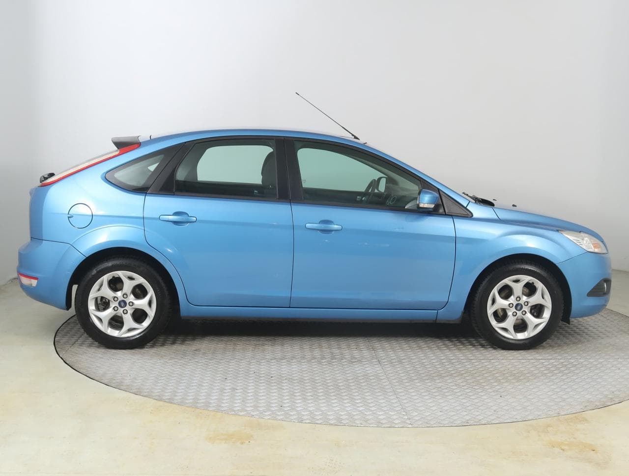 2009 Ford FOCUS - 8