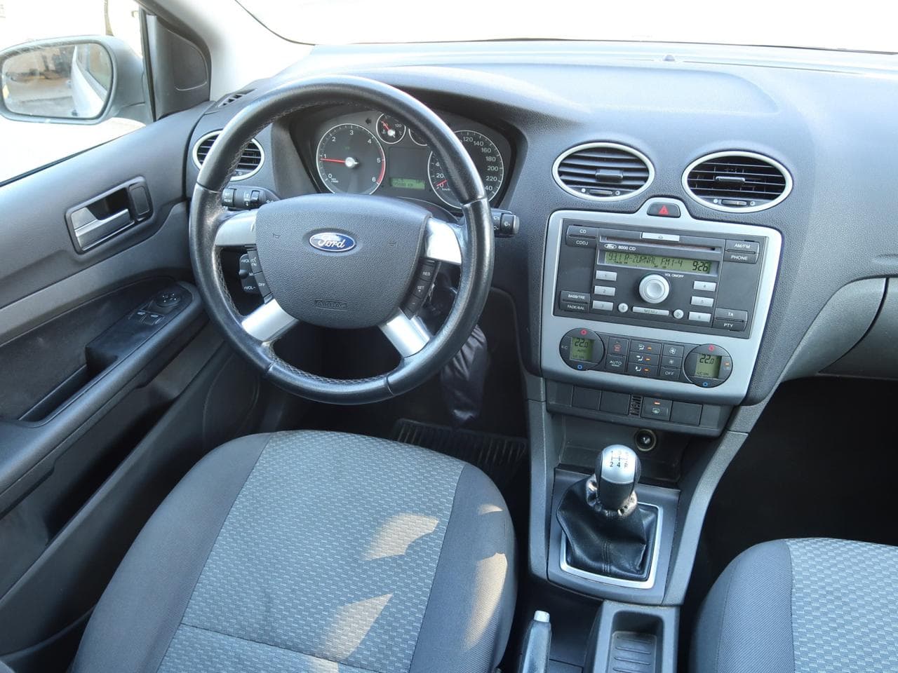 2005 Ford FOCUS - 9