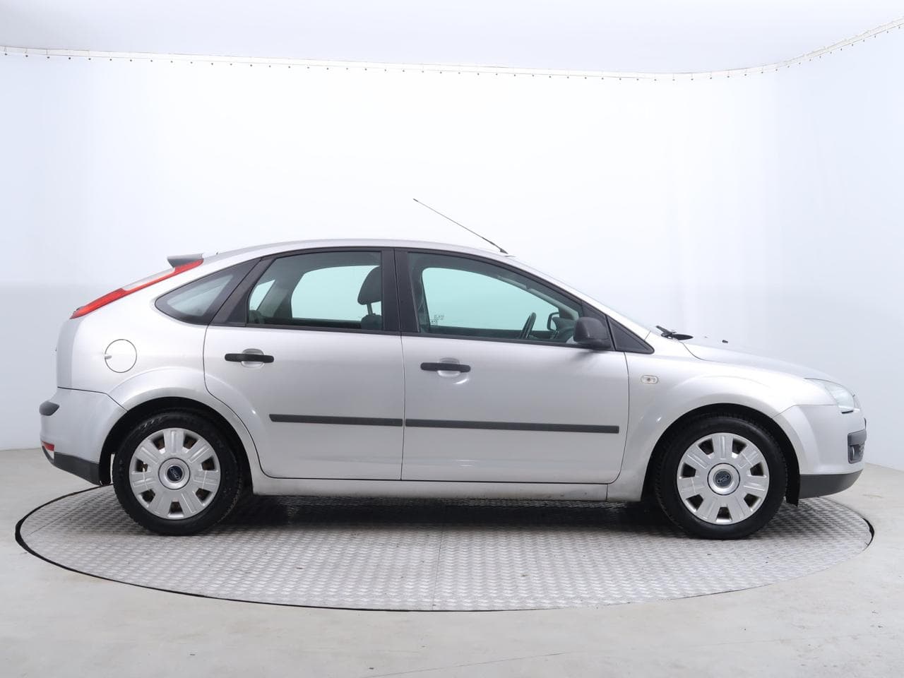 2005 Ford FOCUS - 8