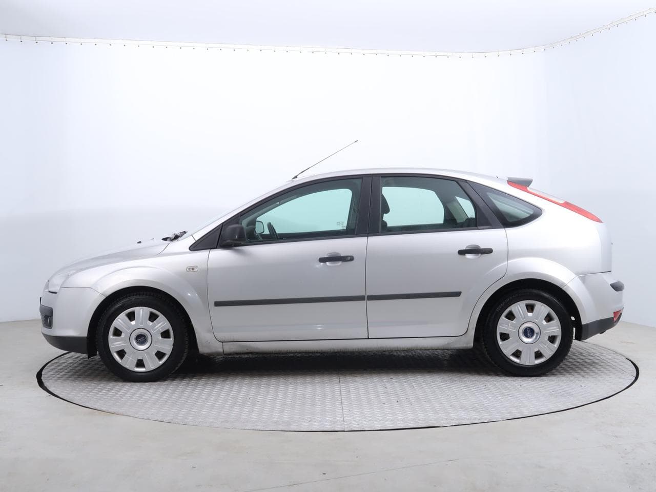2005 Ford FOCUS - 4
