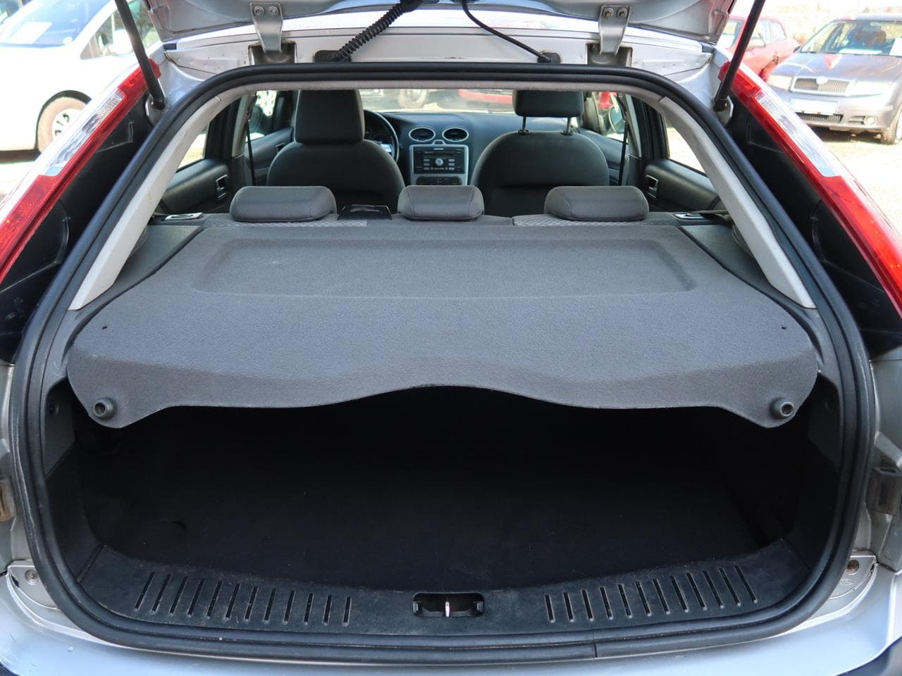 2005 Ford FOCUS - 19