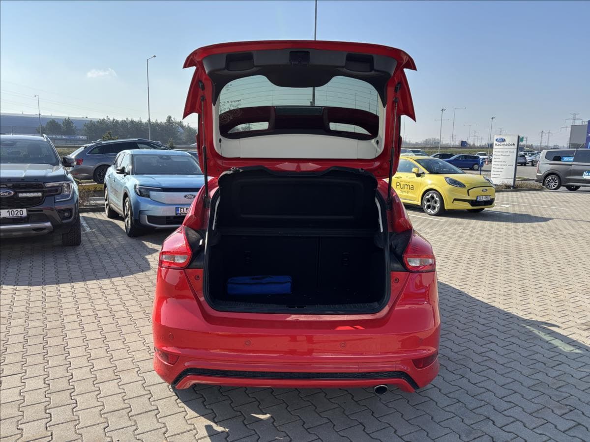2016 Ford FOCUS - 10