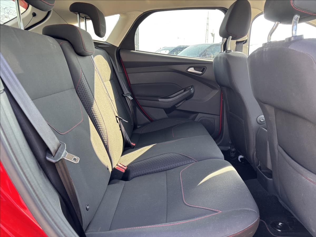 2016 Ford FOCUS - 13