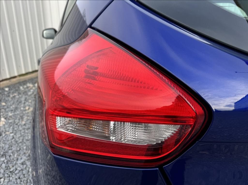 2017 Ford FOCUS - 15