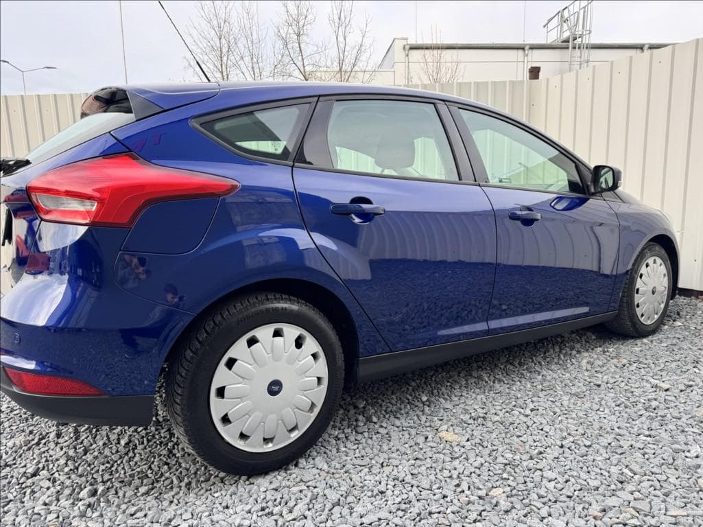 2017 Ford FOCUS - 17