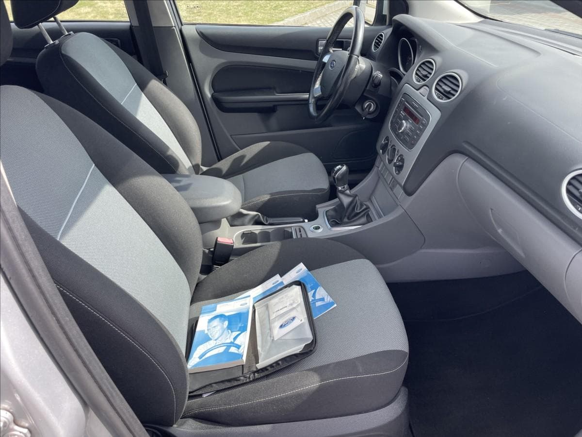 2011 Ford FOCUS - 13