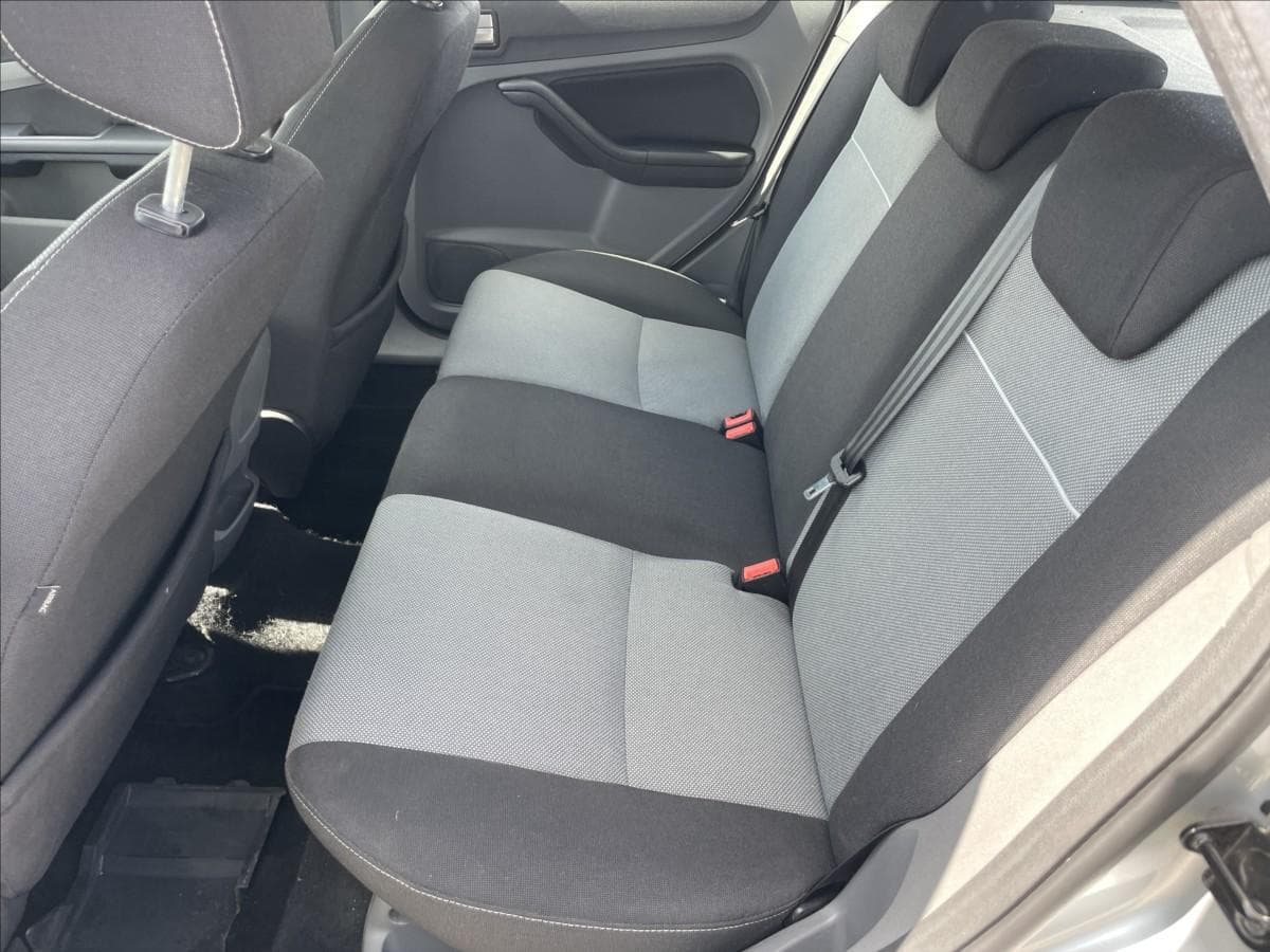 2011 Ford FOCUS - 8