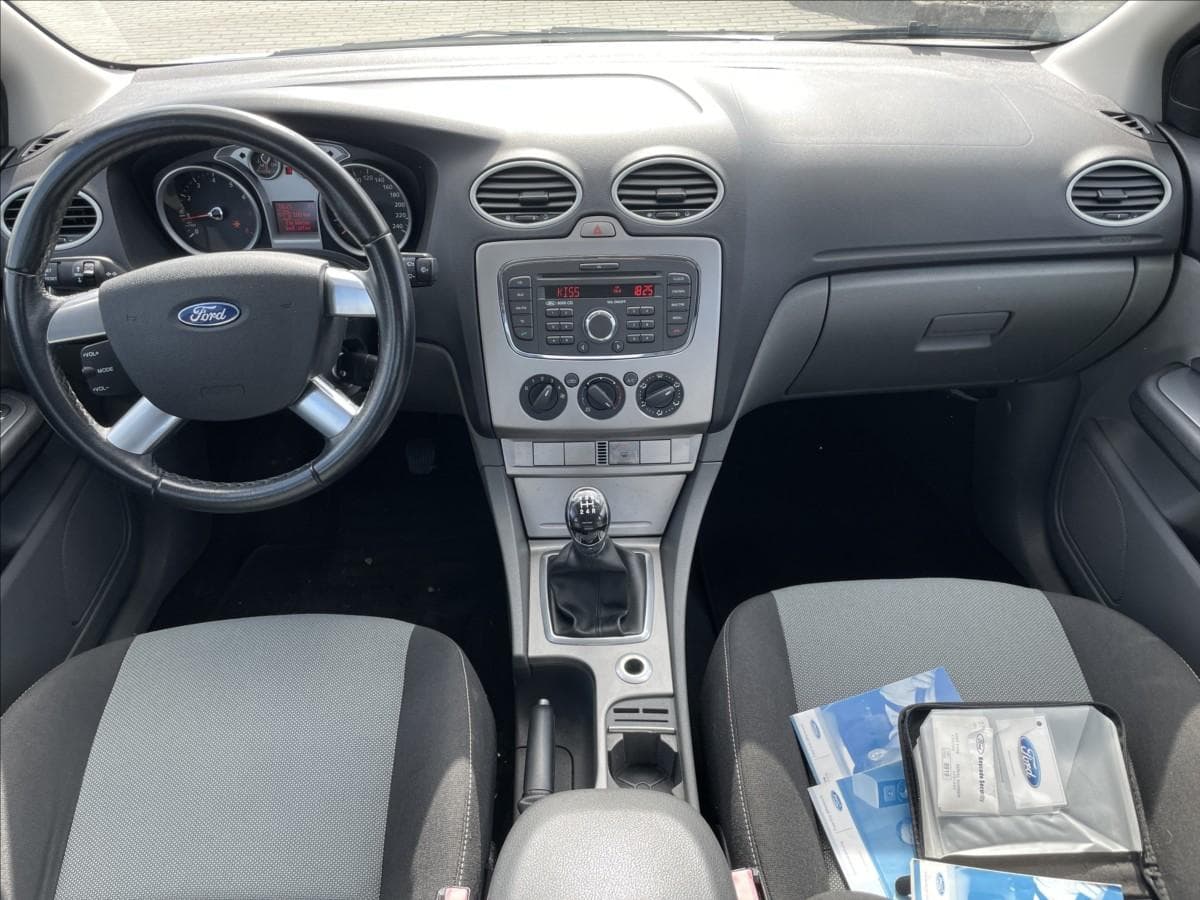 2011 Ford FOCUS - 12