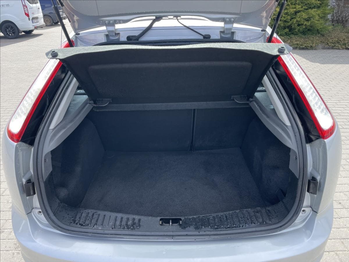 2011 Ford FOCUS - 9