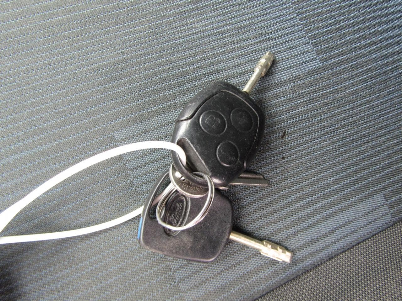 2007 Ford FIESTA - 16