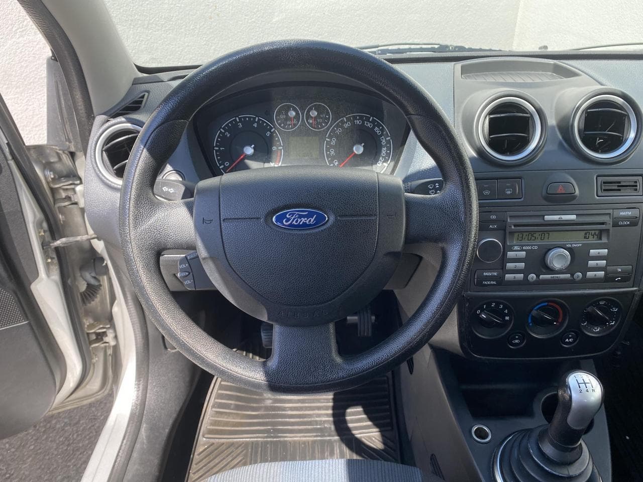 2007 Ford FIESTA - 15