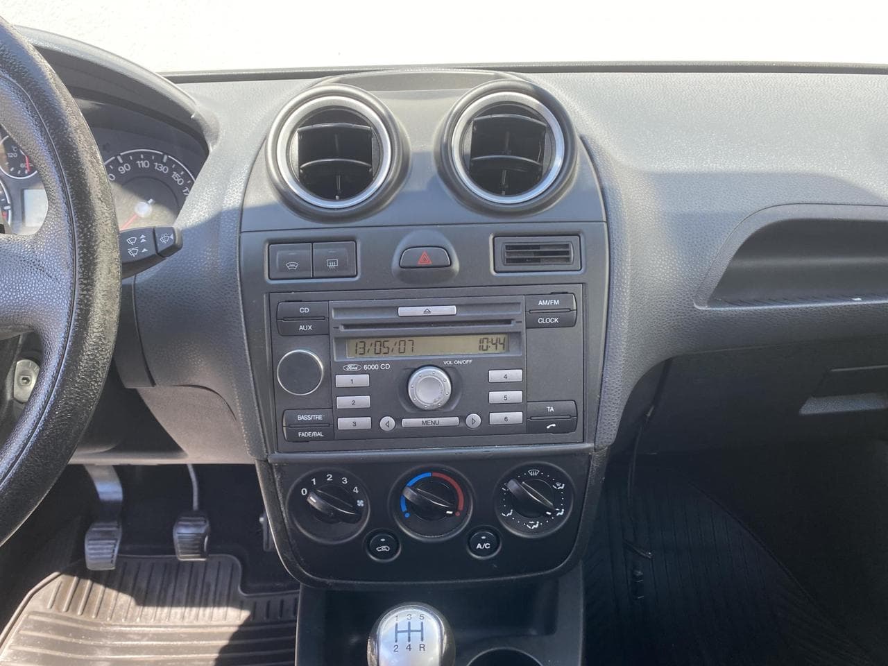 2007 Ford FIESTA - 17