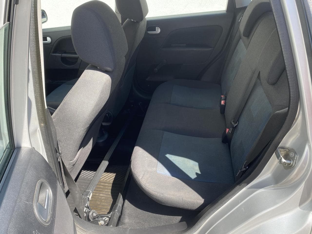 2007 Ford FIESTA - 13