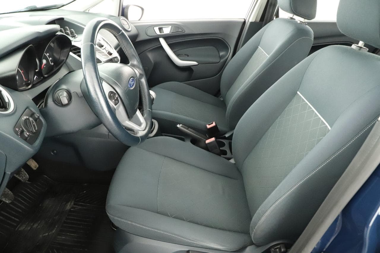 2011 Ford FIESTA - 13