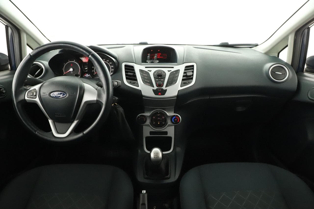 2011 Ford FIESTA - 9