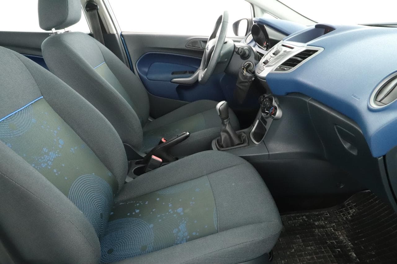 2009 Ford FIESTA - 10