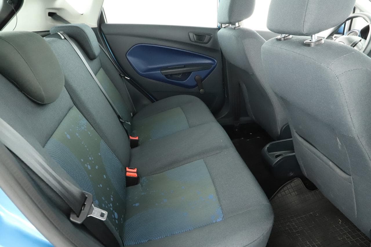 2009 Ford FIESTA - 11