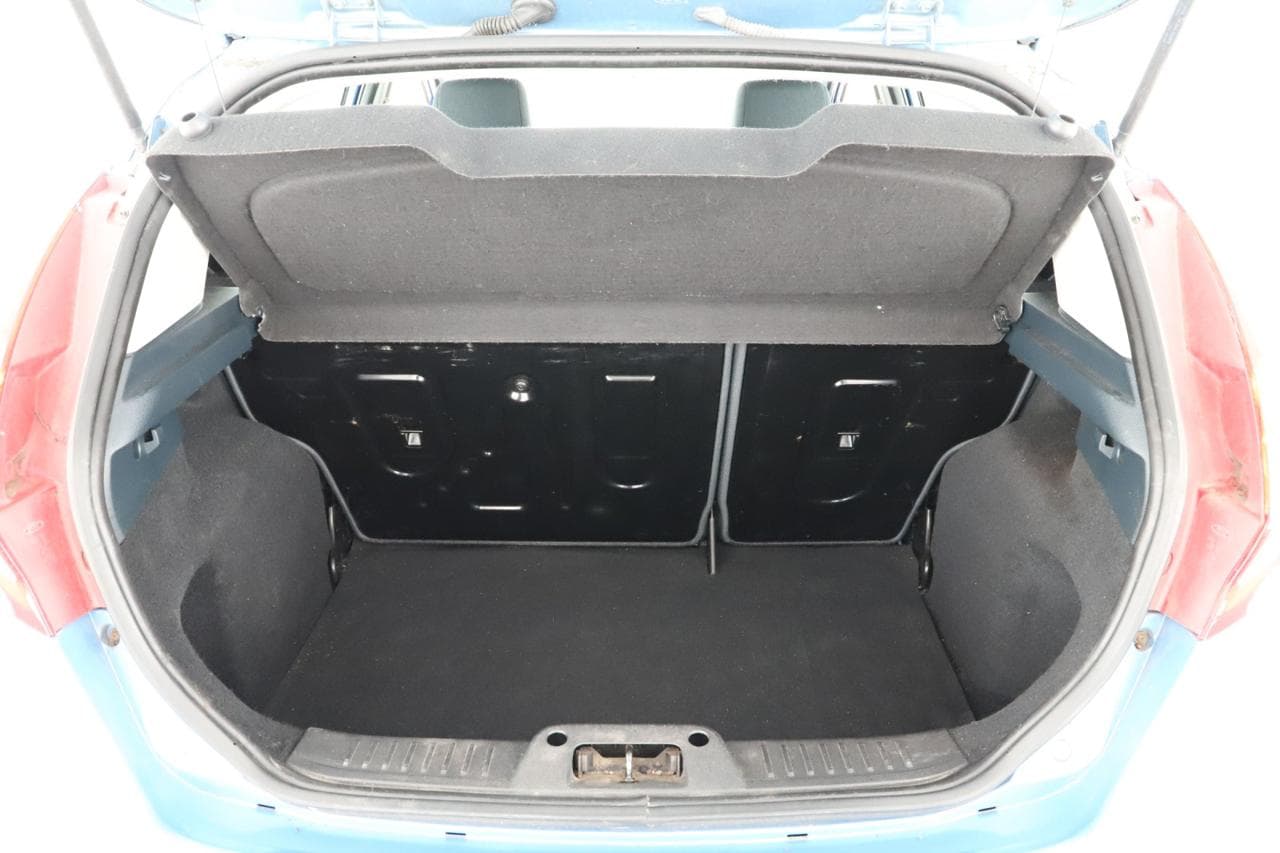 2009 Ford FIESTA - 16
