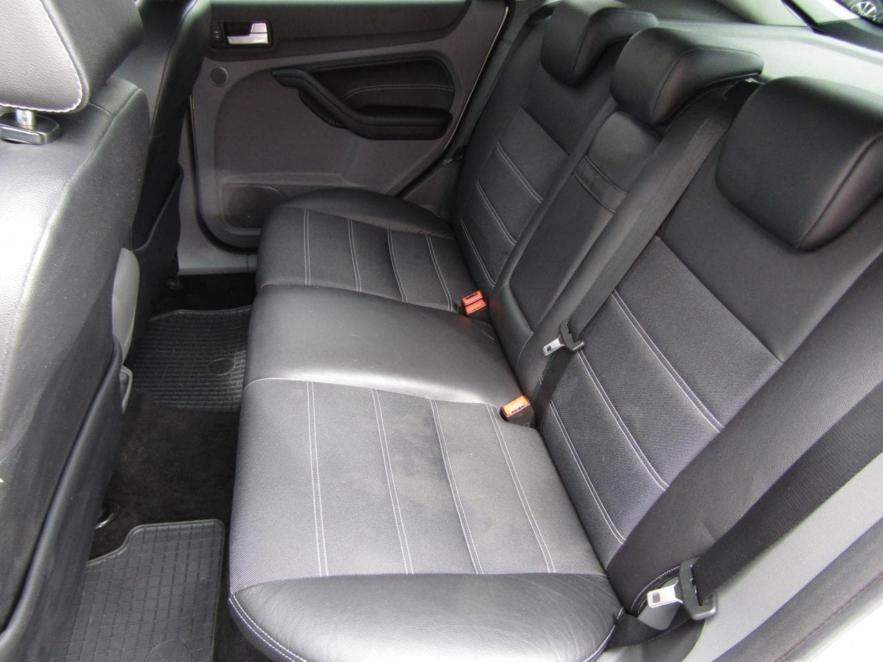 2009 Ford FOCUS - 14