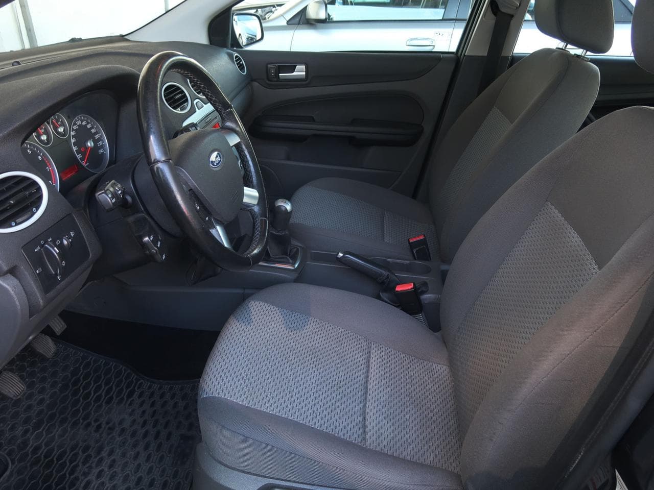 2008 Ford FOCUS - 16