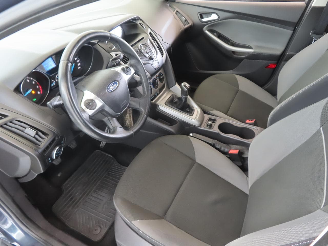 2011 Ford FOCUS - 16