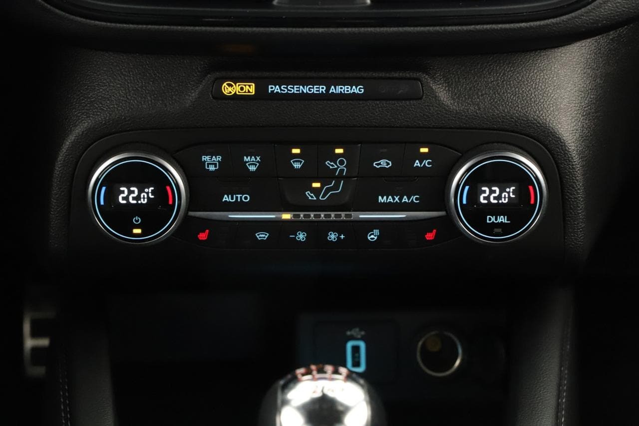 2020 Ford FOCUS - 18