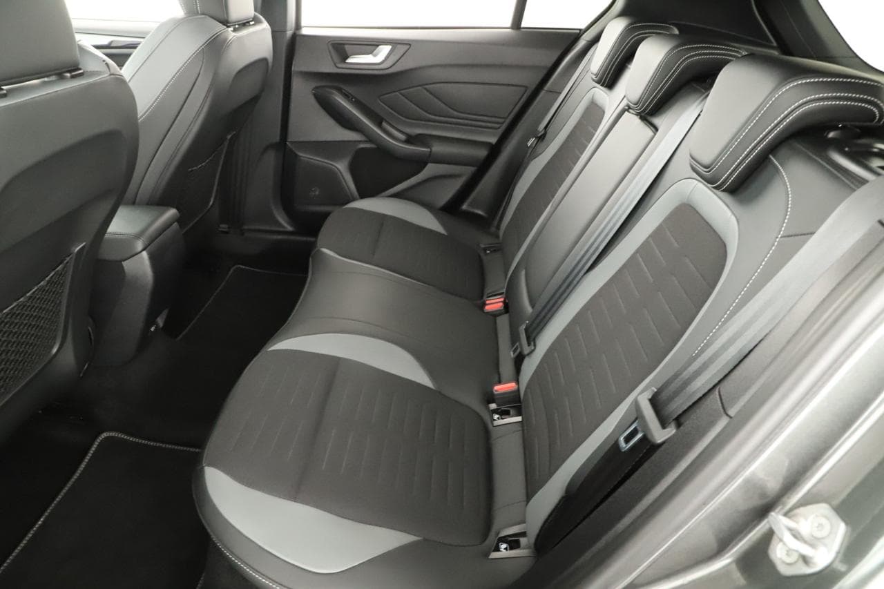 2020 Ford FOCUS - 12