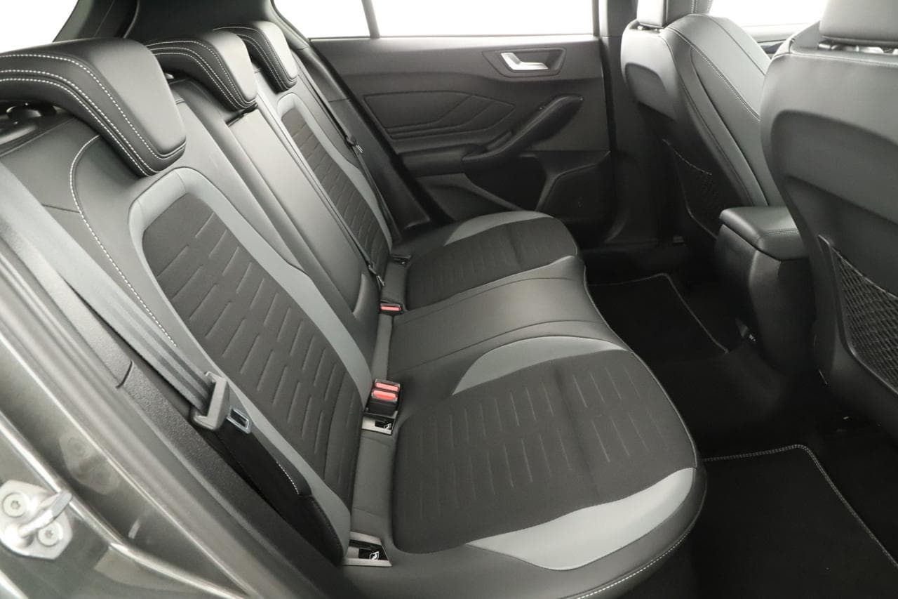 2020 Ford FOCUS - 11