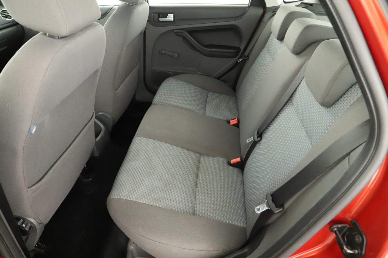 2007 Ford FOCUS - 12