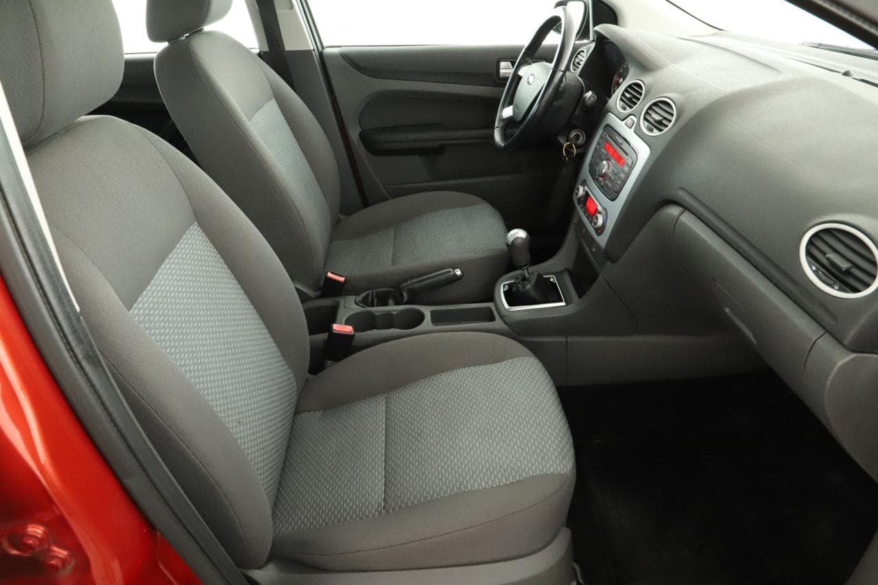 2007 Ford FOCUS - 10