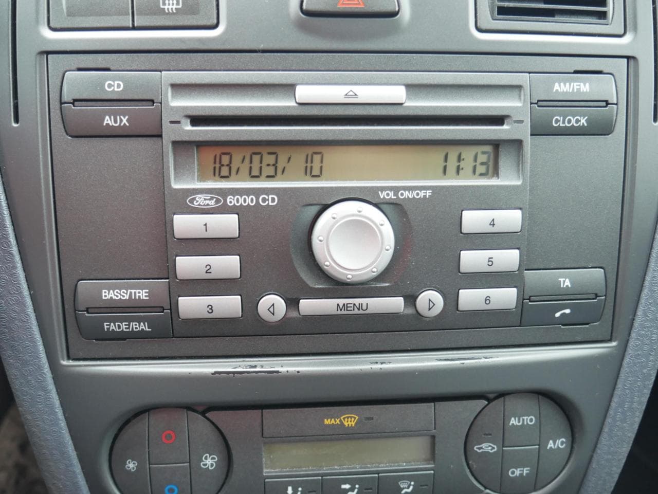 2010 Ford FUSION - 28