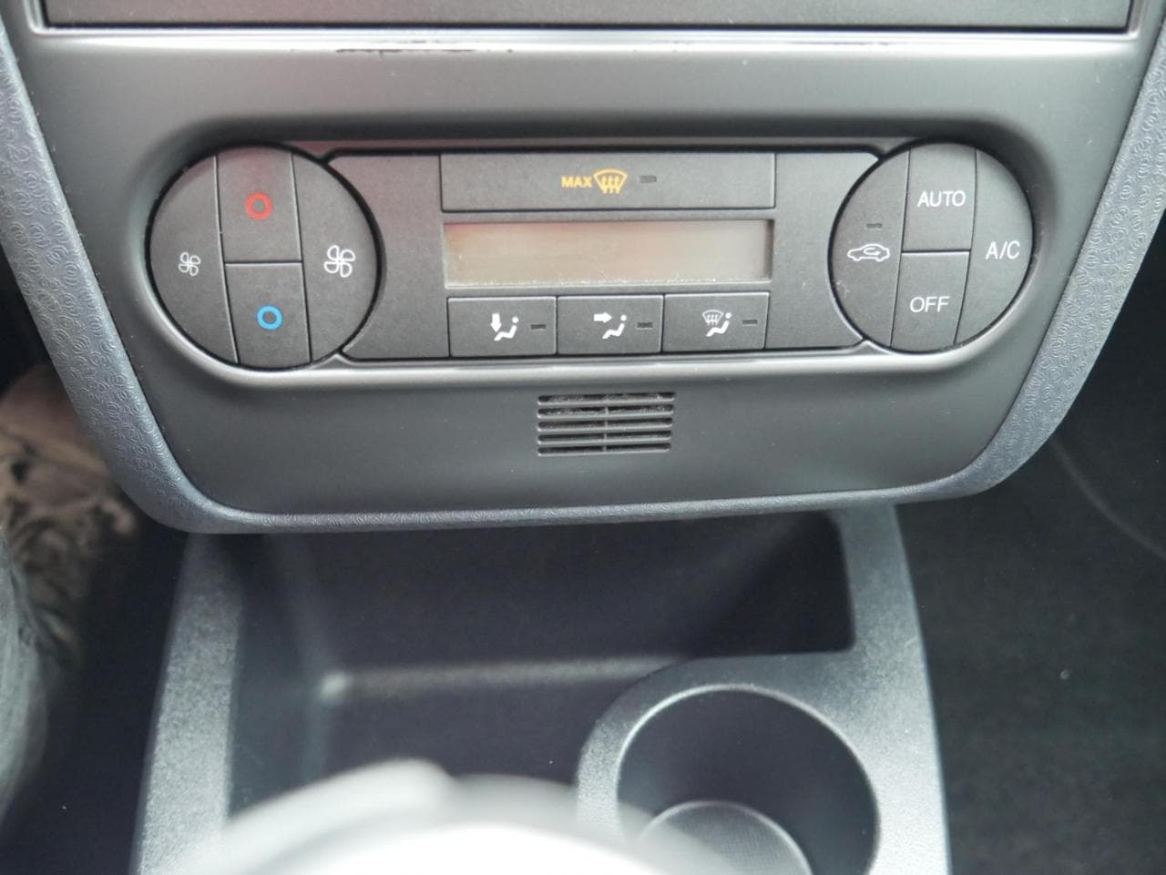 2010 Ford FUSION - 26
