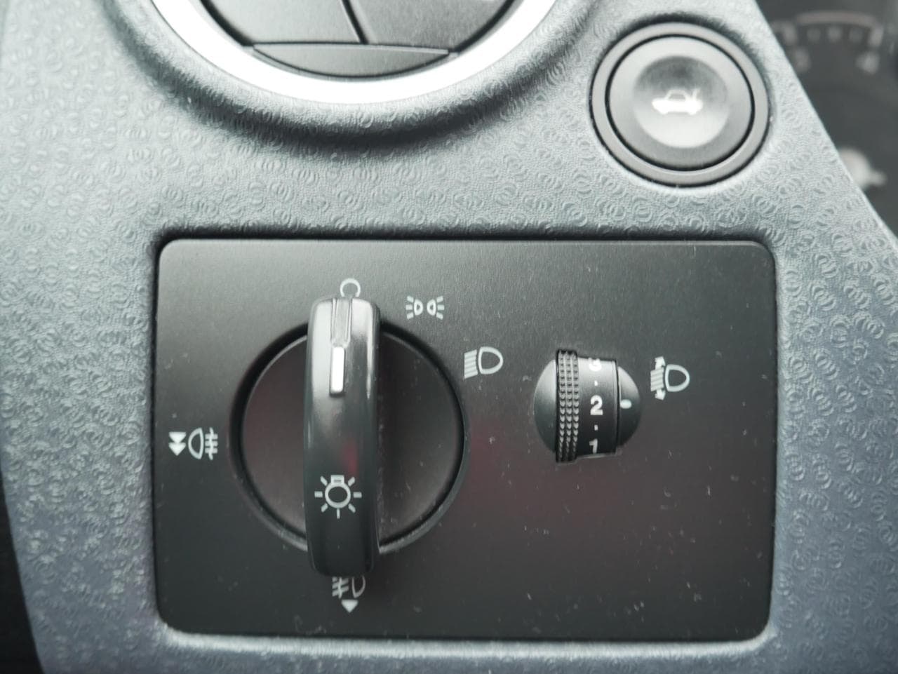2010 Ford FUSION - 24