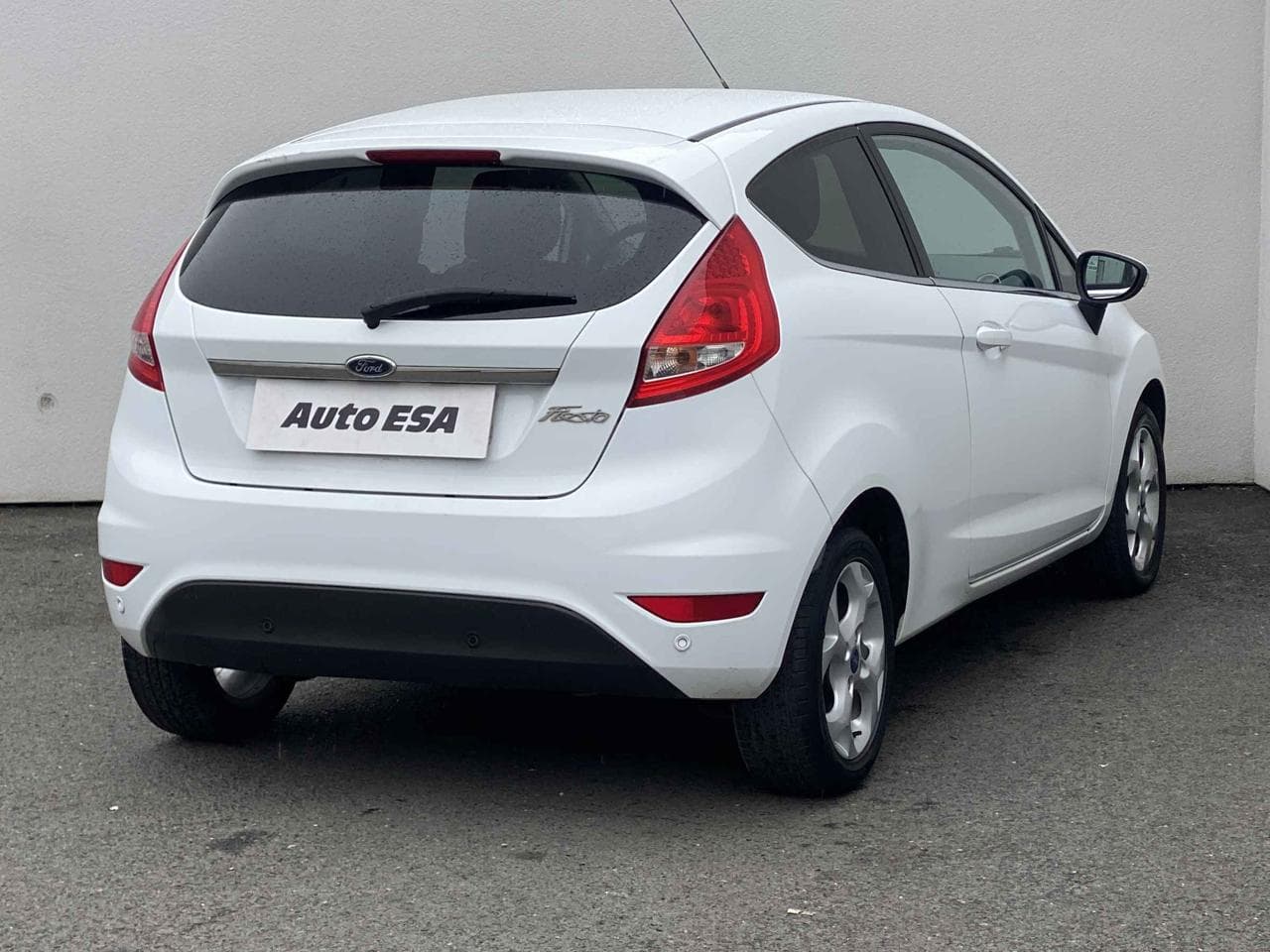 2011 Ford FIESTA - 4