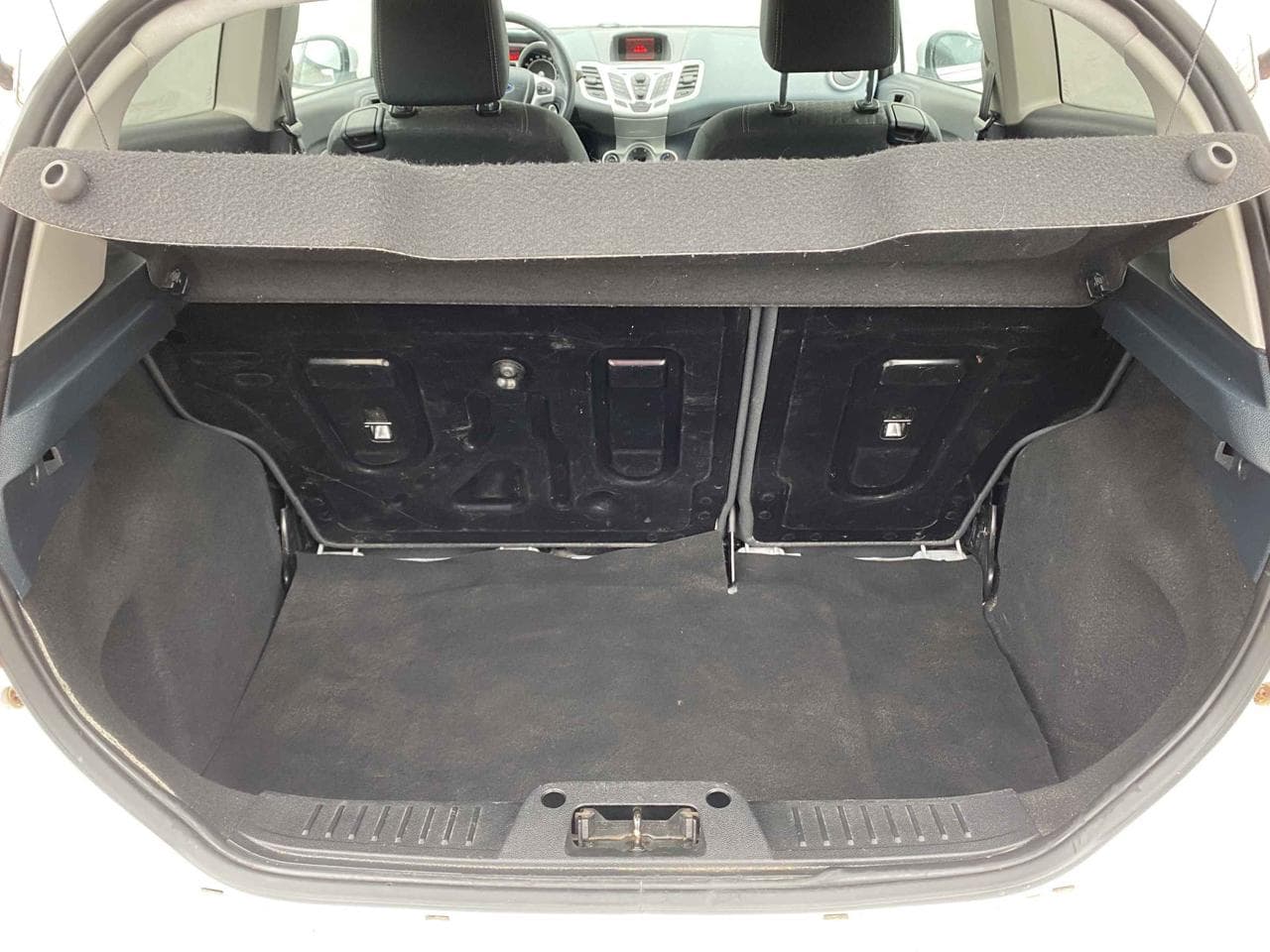 2011 Ford FIESTA - 7
