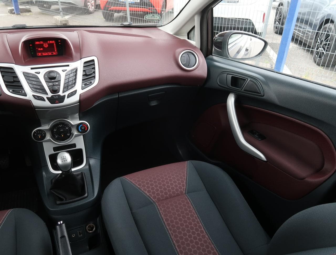 2008 Ford FIESTA - 11