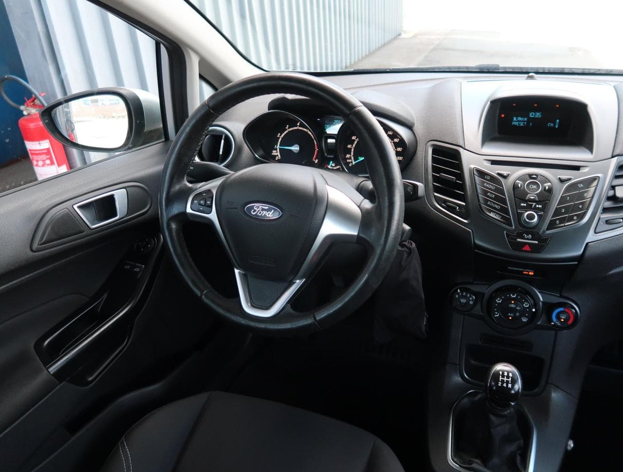 2015 Ford FIESTA - 11