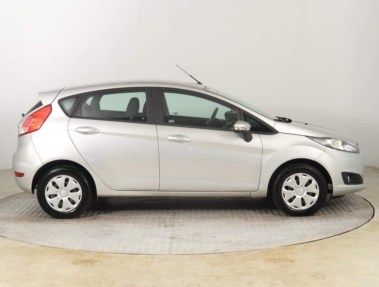 2015 Ford FIESTA - 9