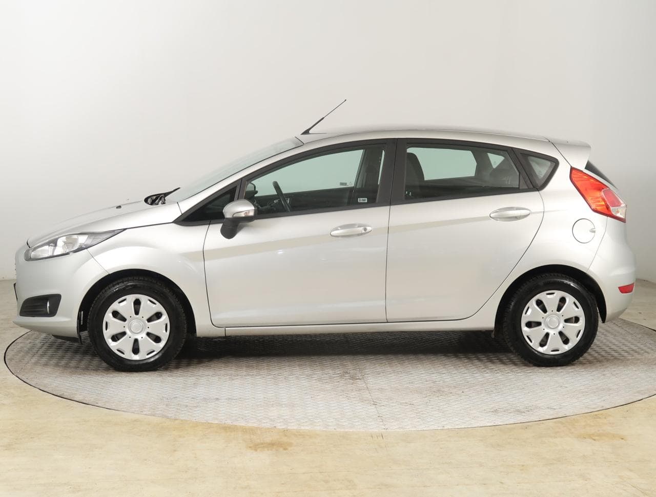 2015 Ford FIESTA - 4