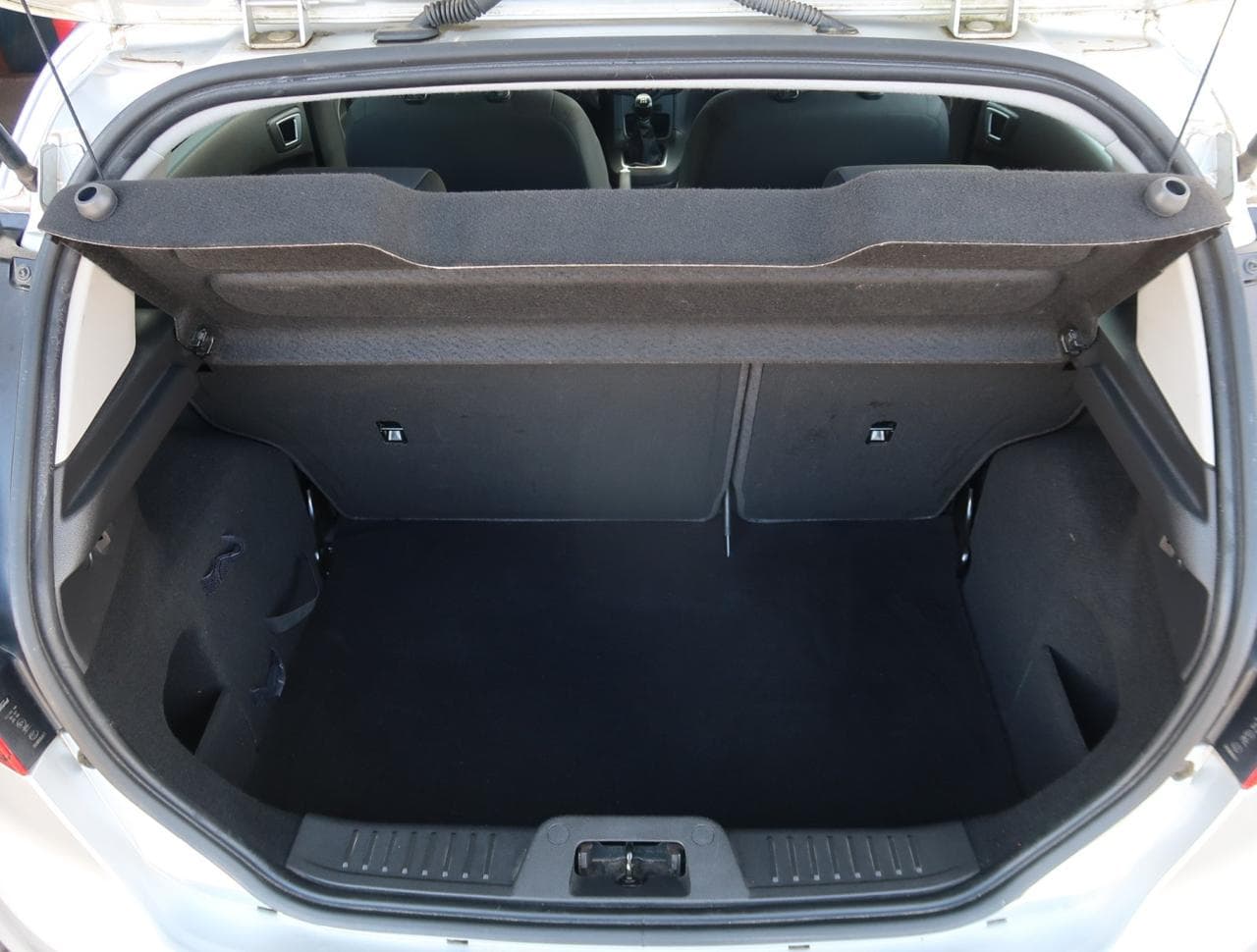 2015 Ford FIESTA - 34