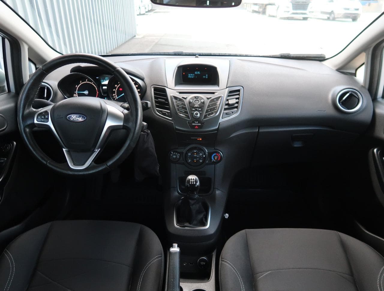 2015 Ford FIESTA - 13