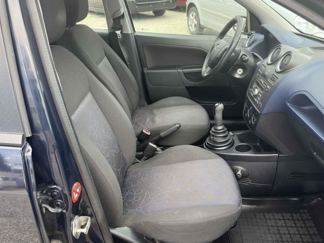 2006 Ford FIESTA - 11
