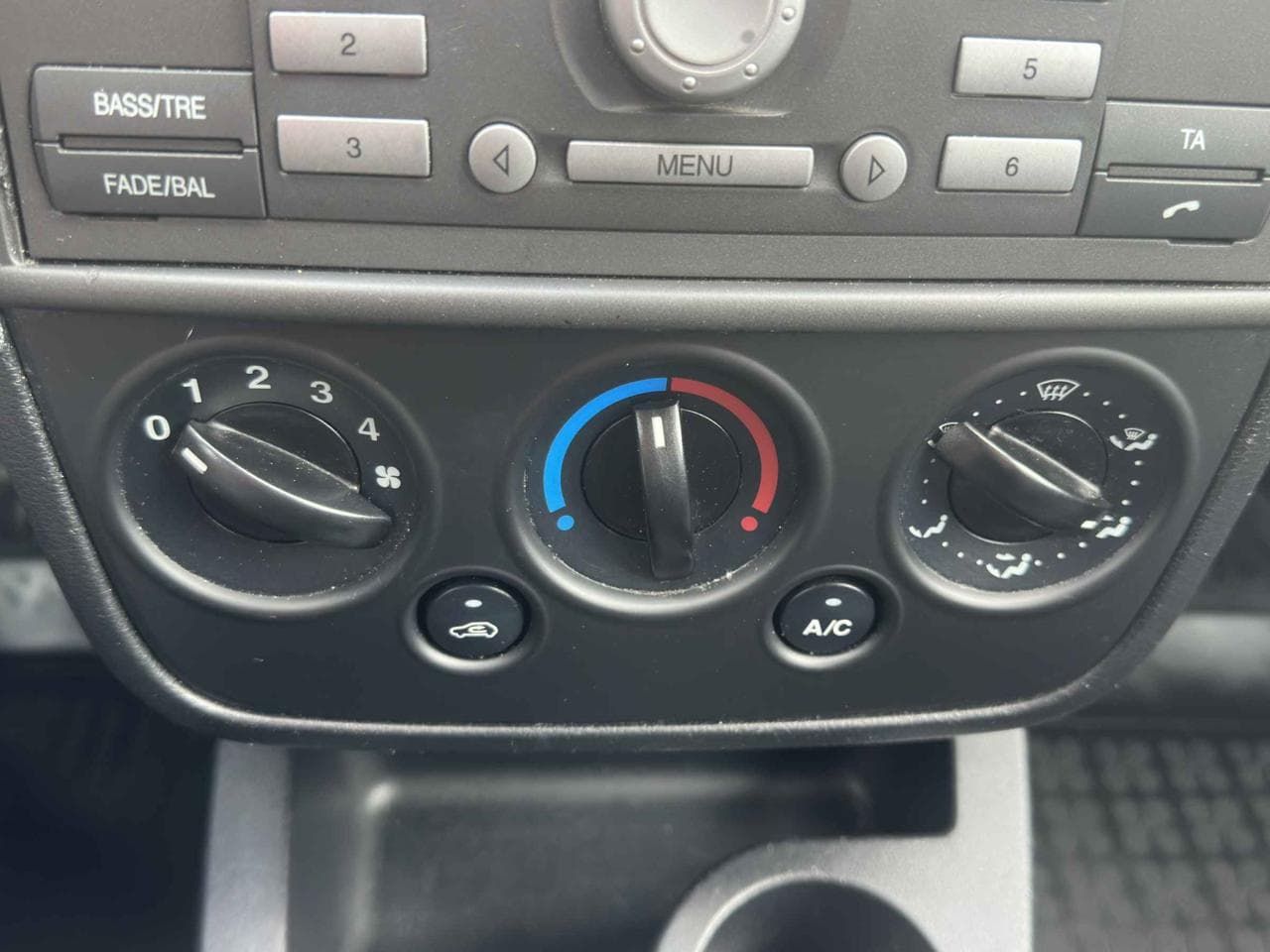 2006 Ford FIESTA - 14