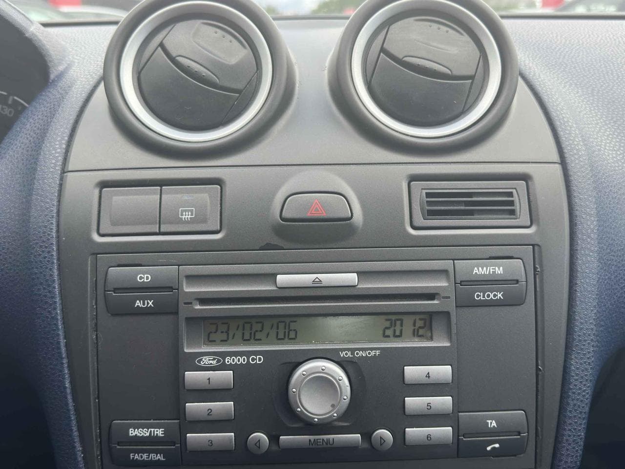 2006 Ford FIESTA - 13